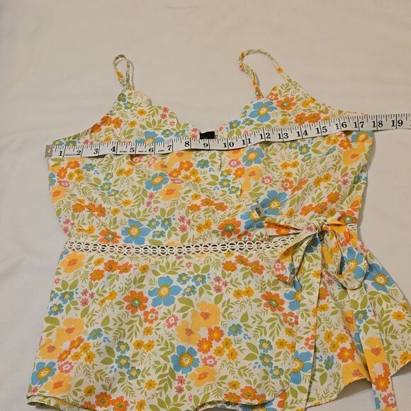 - Milk and honey floral peplum top size medium - Picture 6 of 8